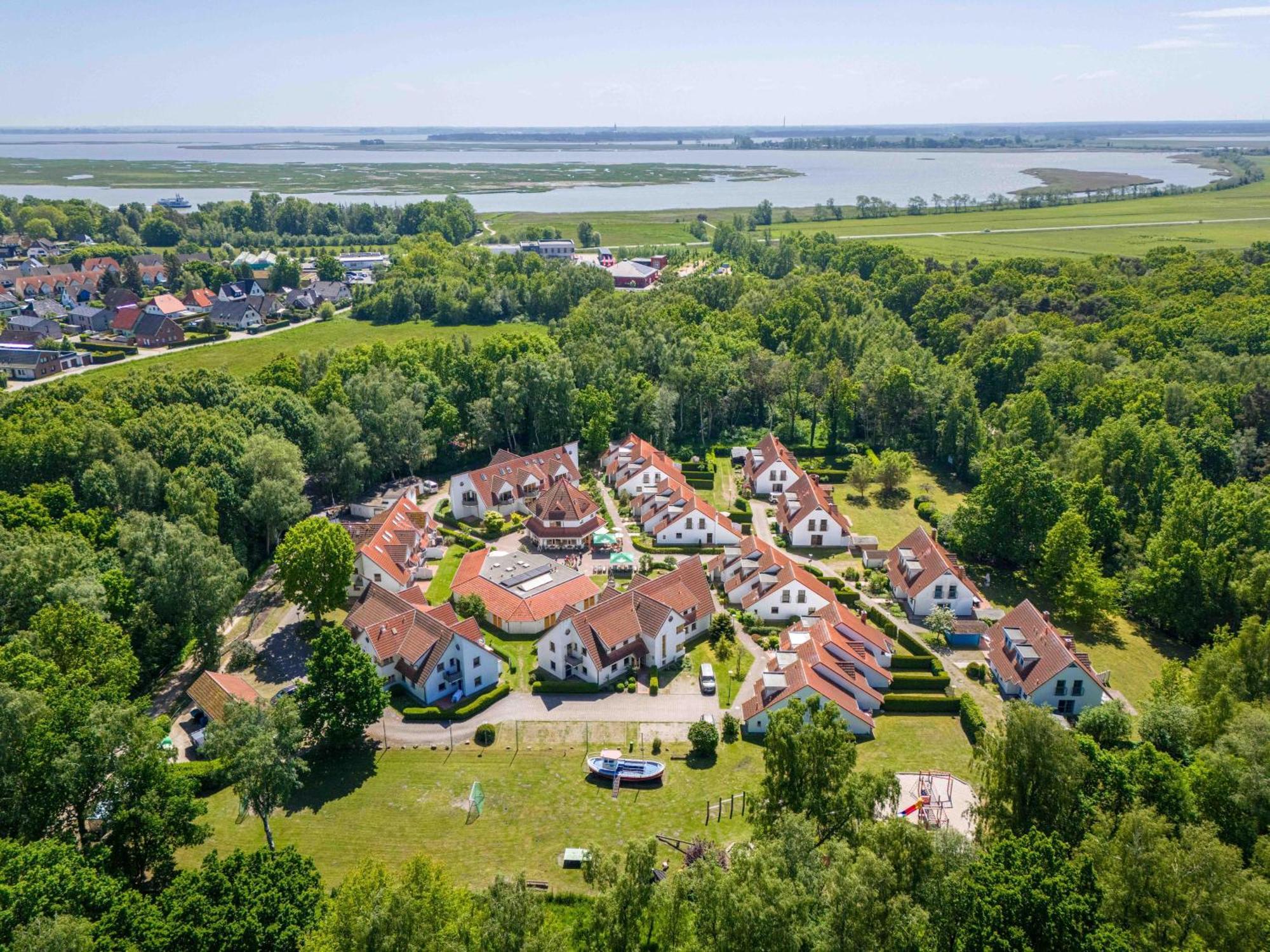Ferienpark Freesenbruch Wohnung 4 5 - Kranichtanz Zingst Exterior photo